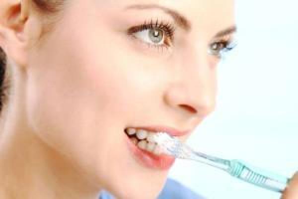Вырываем зуб дома без боли — это очень просто